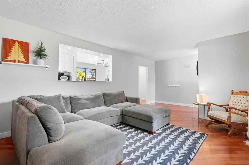 MLS® A2258769 - 4720 Worcester Drive SW in Wildwood Calgary, Residential