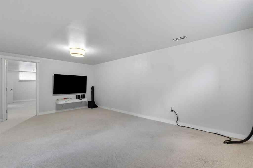 MLS® A2258769 - 4720 Worcester Drive SW in Wildwood Calgary, Residential