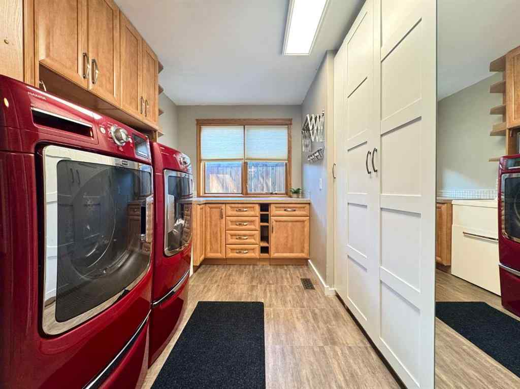 MLS® A2258771 - 2302 14 Avenue S in Agnes Davidson Lethbridge, Residential
