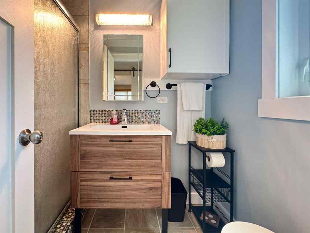 MLS® A2258771 - 2302 14 Avenue S in Agnes Davidson Lethbridge, Residential