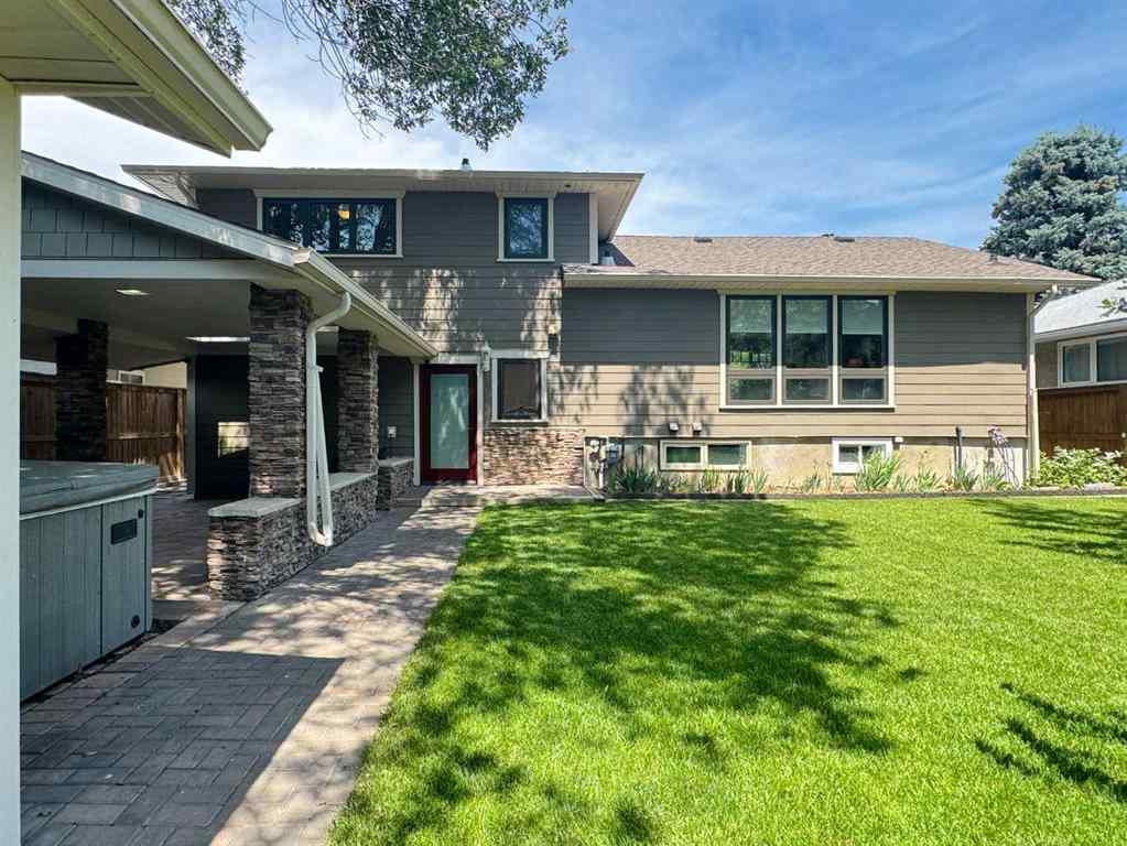 MLS® A2258771 - 2302 14 Avenue S in Agnes Davidson Lethbridge, Residential