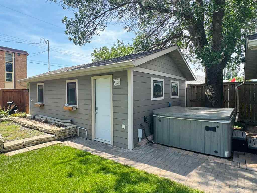 MLS® A2258771 - 2302 14 Avenue S in Agnes Davidson Lethbridge, Residential