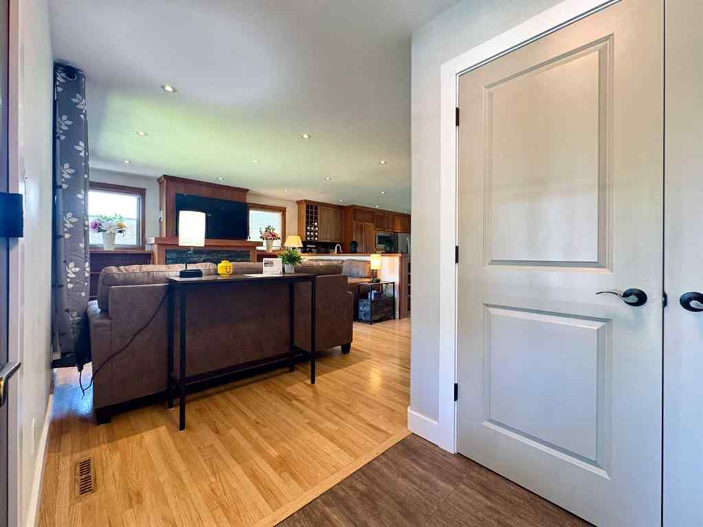 MLS® A2258771 - 2302 14 Avenue S in Agnes Davidson Lethbridge, Residential