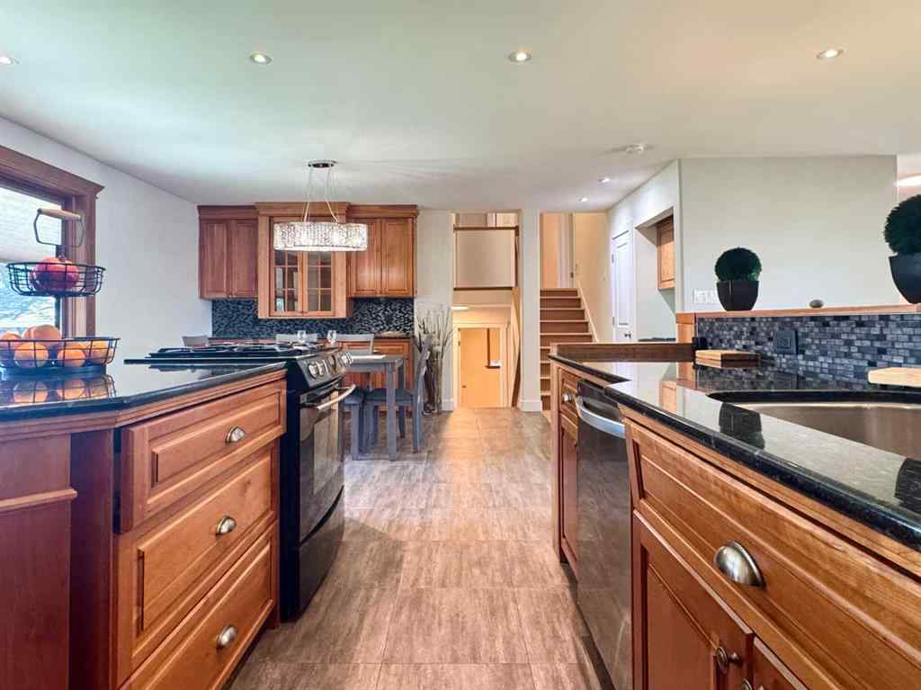 MLS® A2258771 - 2302 14 Avenue S in Agnes Davidson Lethbridge, Residential