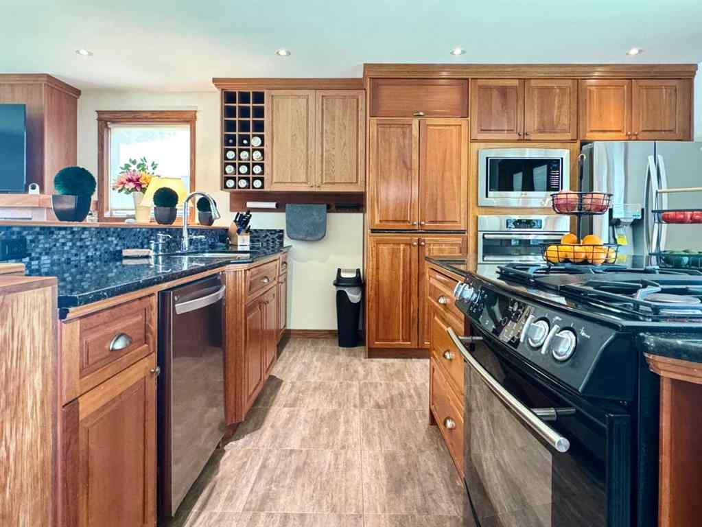MLS® A2258771 - 2302 14 Avenue S in Agnes Davidson Lethbridge, Residential