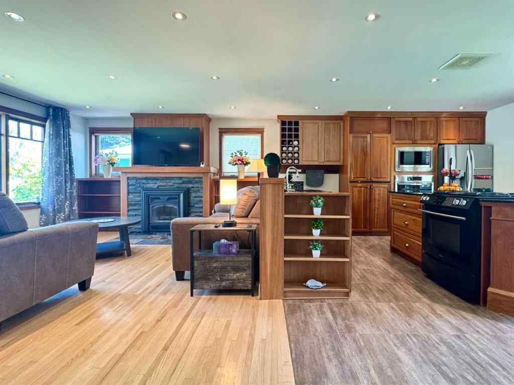 MLS® A2258771 - 2302 14 Avenue S in Agnes Davidson Lethbridge, Residential