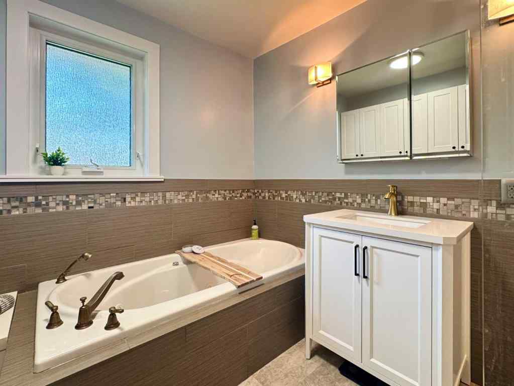 MLS® A2258771 - 2302 14 Avenue S in Agnes Davidson Lethbridge, Residential