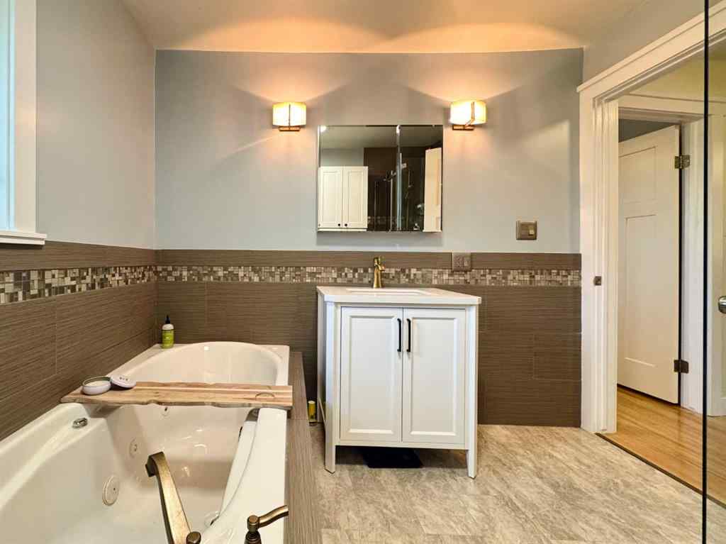 MLS® A2258771 - 2302 14 Avenue S in Agnes Davidson Lethbridge, Residential
