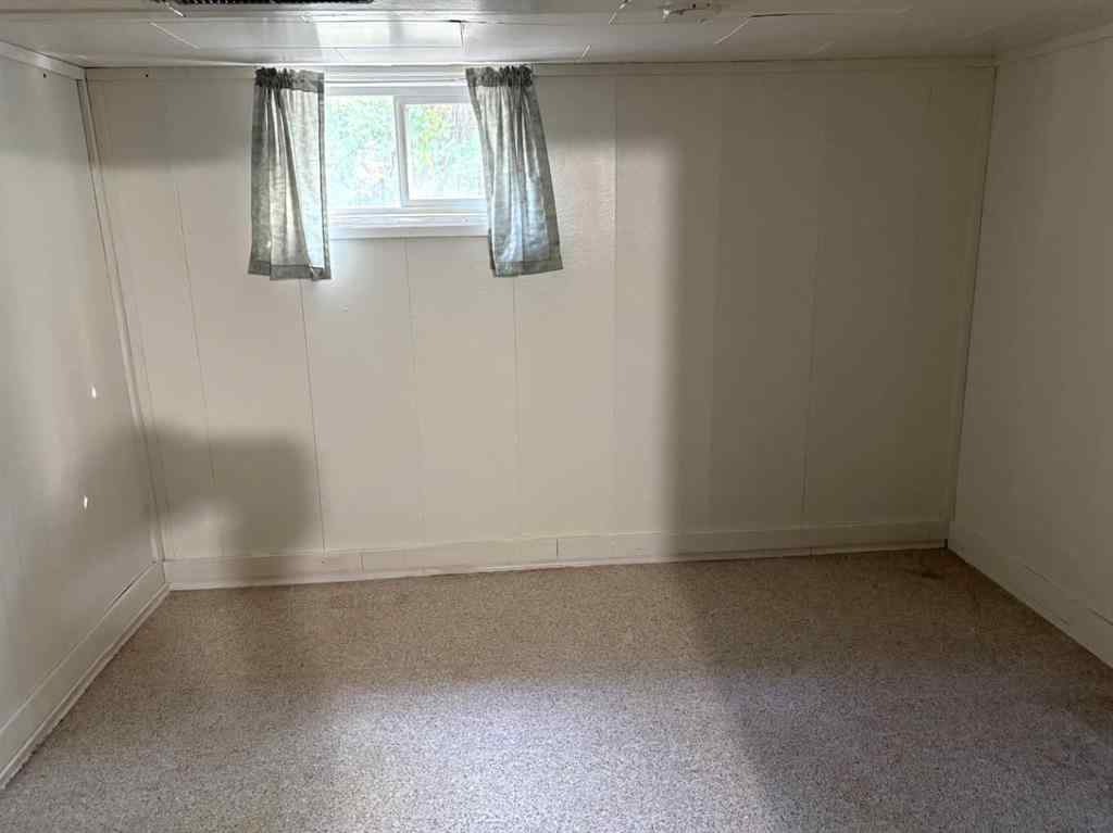 MLS® A2258775 - 220 LADY VIVIAN Avenue W in Galahad Galahad, Residential