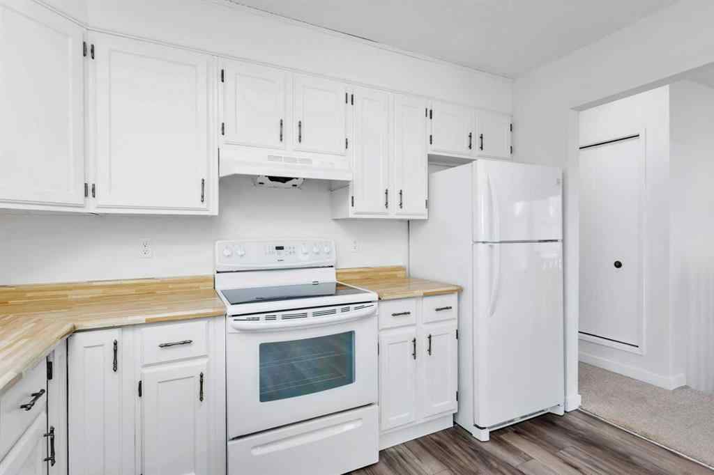 MLS® A2258785 - 91 Dawson Street  in Deer Park Village Red Deer, Residential
