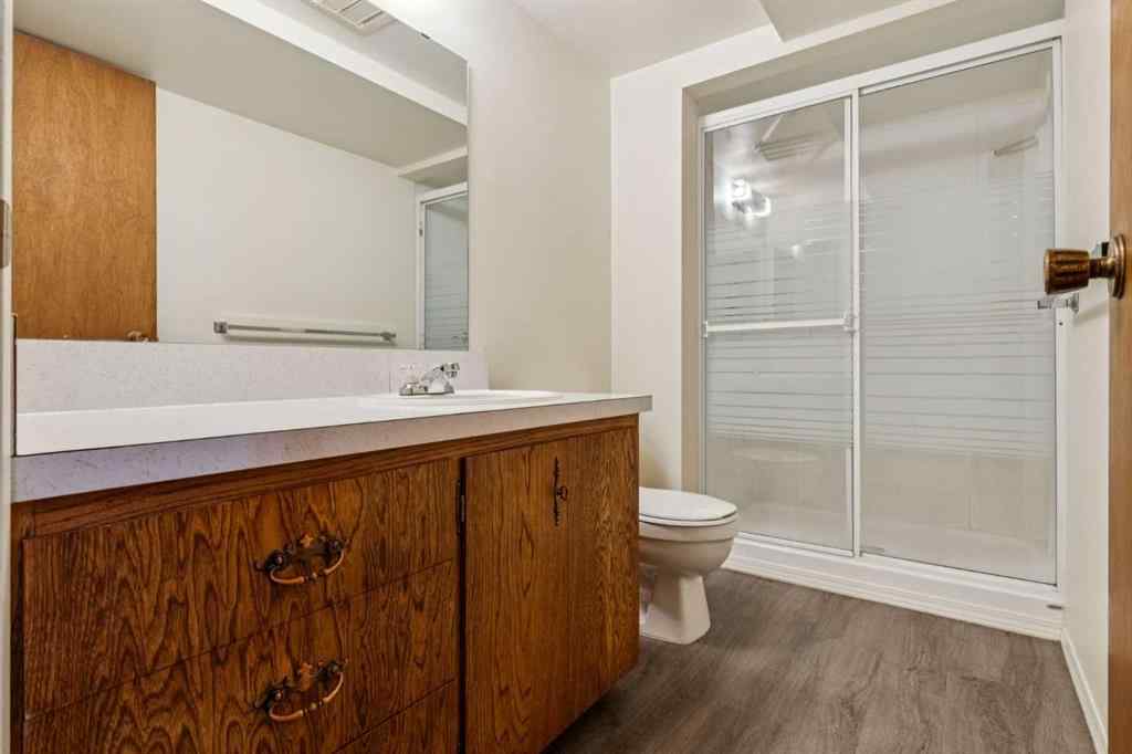 MLS® A2258794 - 5031 Vienna Drive NW in Varsity Calgary, Residential