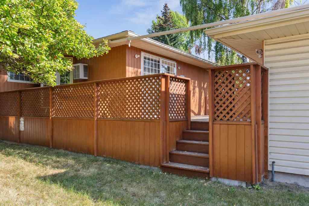 MLS® A2258794 - 5031 Vienna Drive NW in Varsity Calgary, Residential