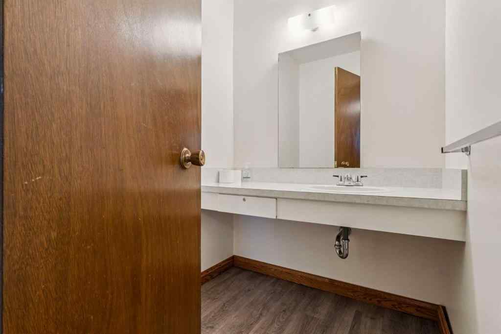 MLS® A2258794 - 5031 Vienna Drive NW in Varsity Calgary, Residential
