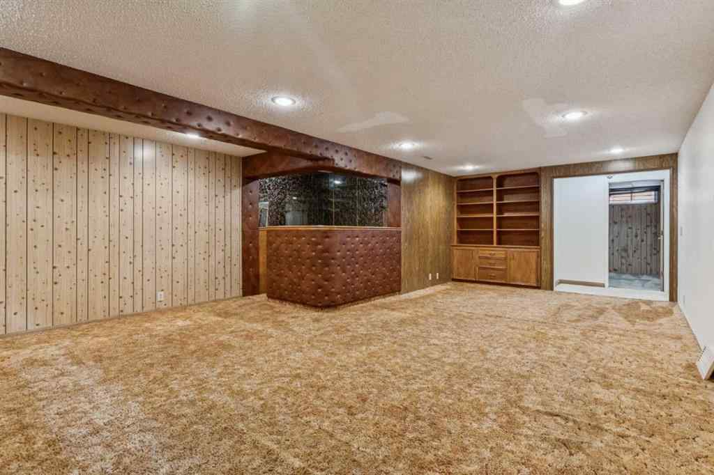 MLS® A2258794 - 5031 Vienna Drive NW in Varsity Calgary, Residential