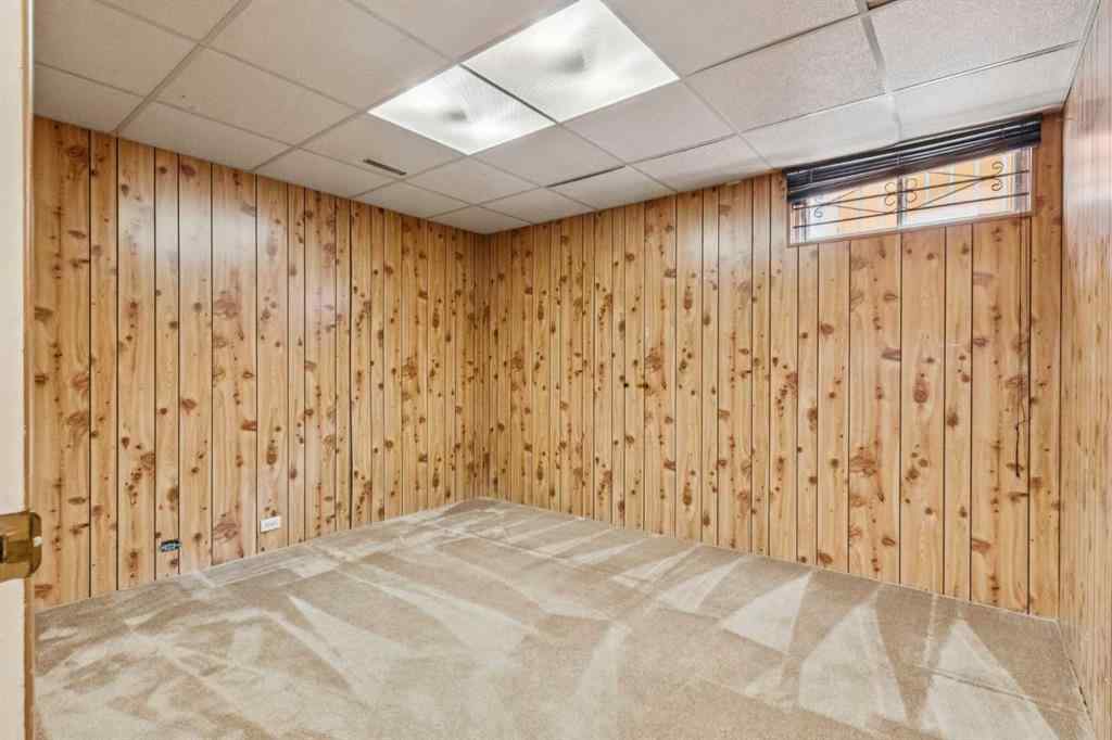 MLS® A2258794 - 5031 Vienna Drive NW in Varsity Calgary, Residential