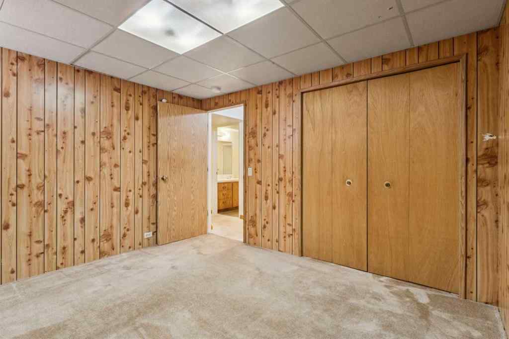 MLS® A2258794 - 5031 Vienna Drive NW in Varsity Calgary, Residential