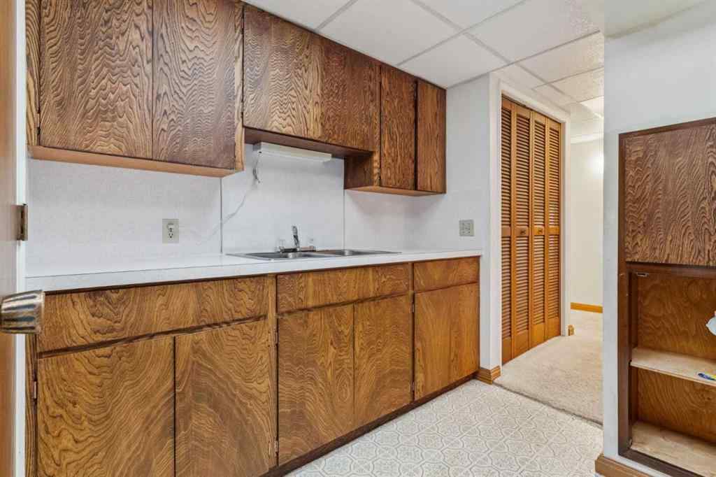 MLS® A2258794 - 5031 Vienna Drive NW in Varsity Calgary, Residential