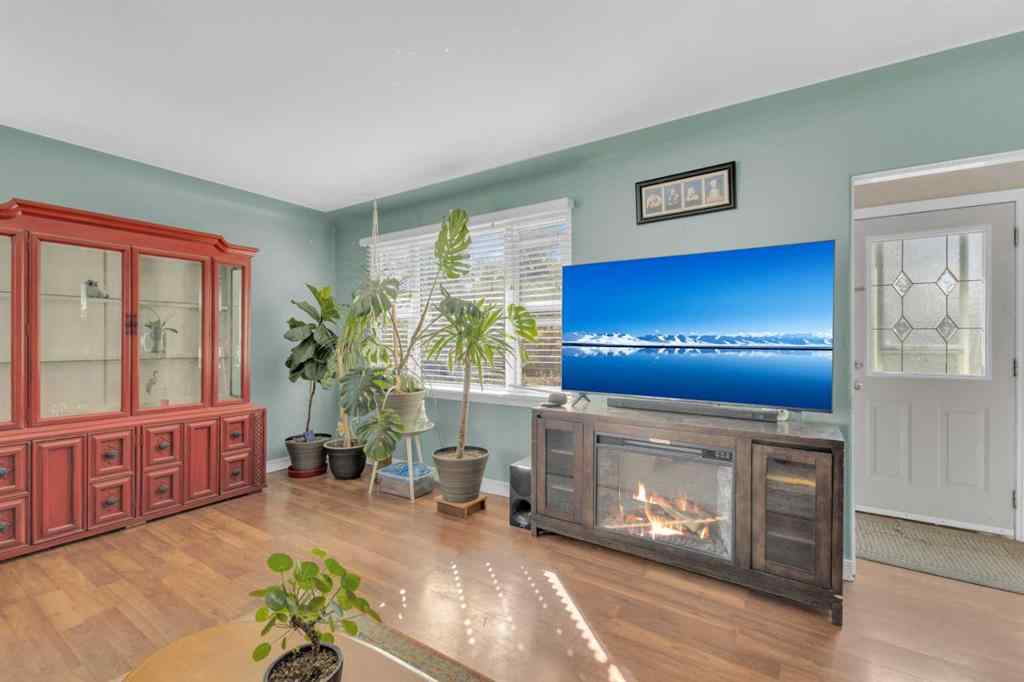 MLS® A2258795 - 5006 55 Avenue  in Central Ponoka Ponoka, Residential