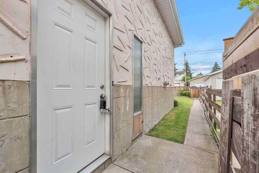 MLS® A2258797 - 10829 5 Street SW in Southwood Calgary, Residential