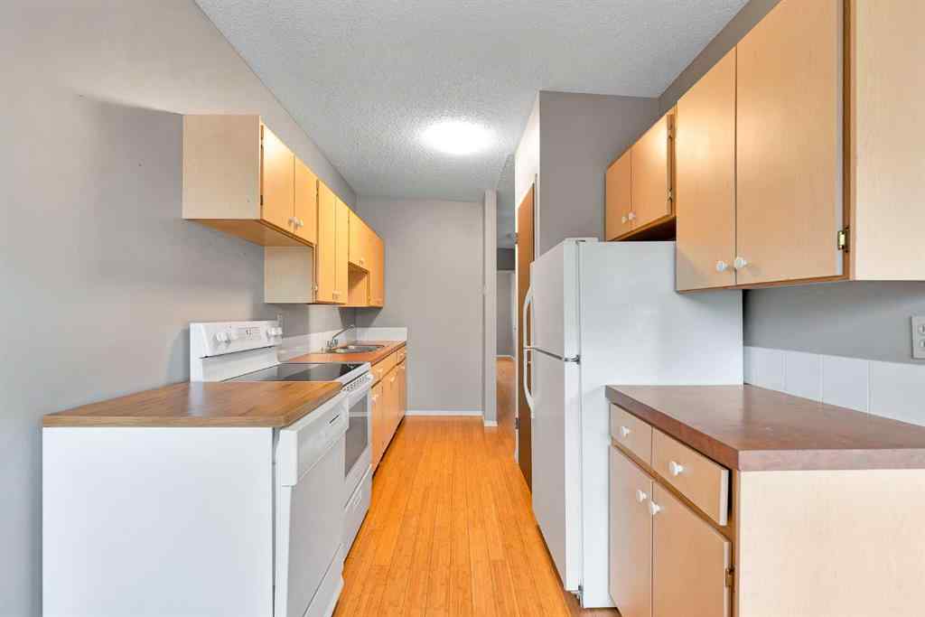 MLS® A2258797 - 10829 5 Street SW in Southwood Calgary, Residential