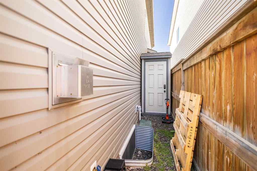 MLS® A2258811 - 36 Aspen Hills Close SW in Aspen Woods Calgary, Residential