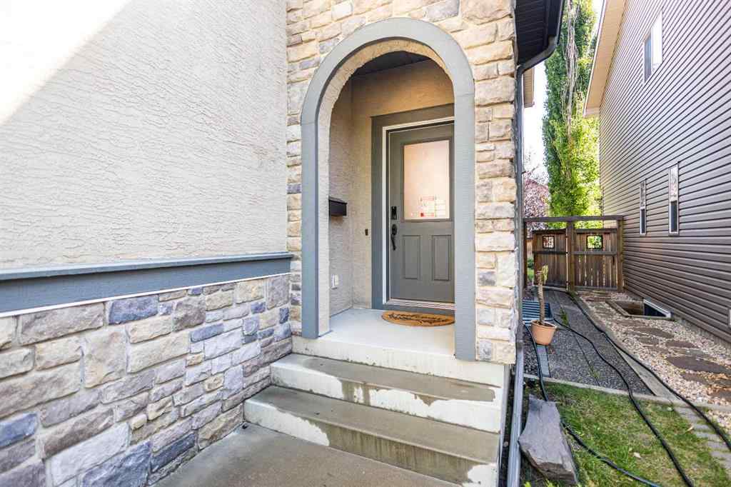 MLS® A2258811 - 36 Aspen Hills Close SW in Aspen Woods Calgary, Residential