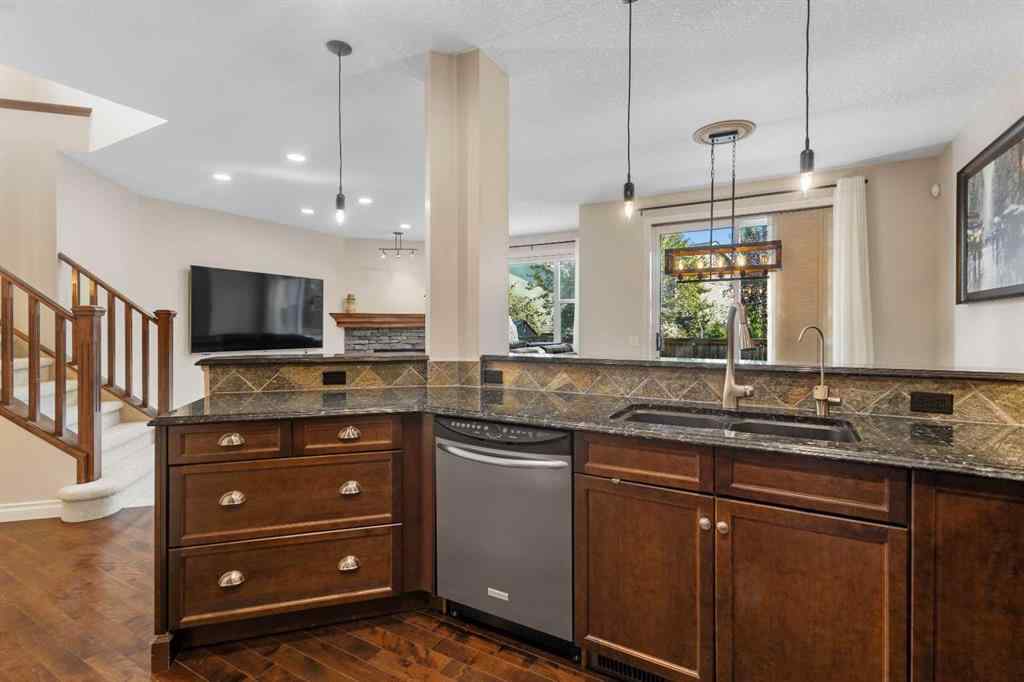 MLS® A2258811 - 36 Aspen Hills Close SW in Aspen Woods Calgary, Residential