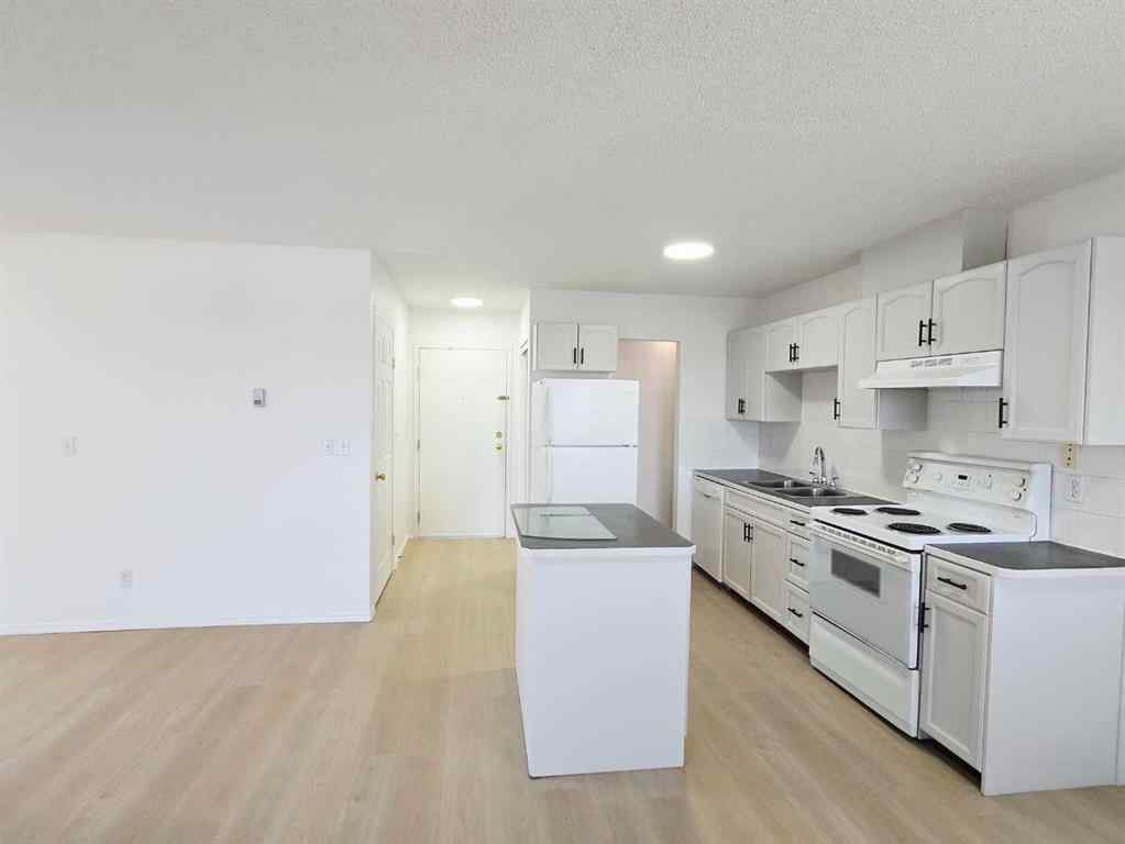 MLS® A2258812 - Unit #302 6825 Centre Street NW in Huntington Hills Calgary, Residential