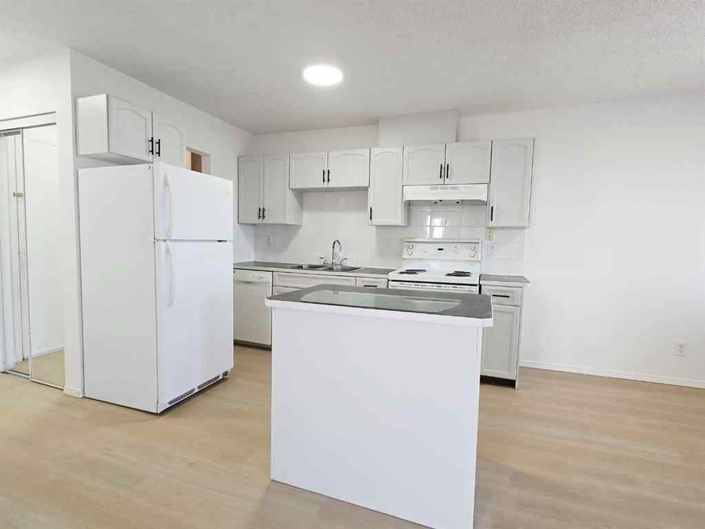 MLS® A2258812 - Unit #302 6825 Centre Street NW in Huntington Hills Calgary, Residential