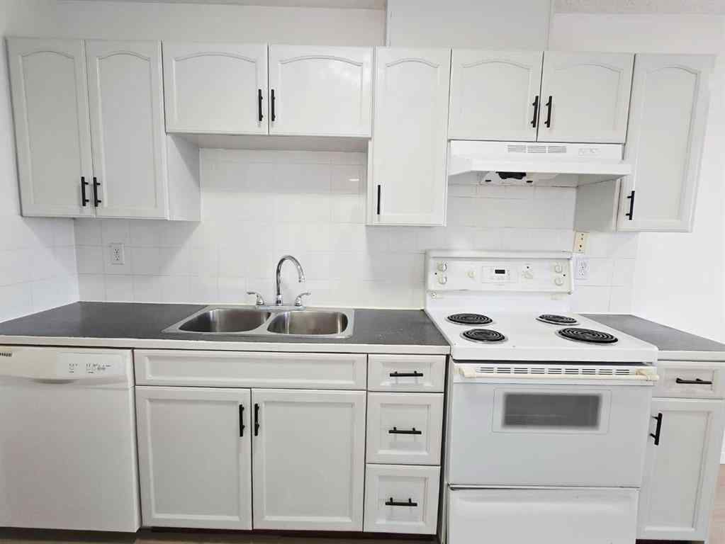 MLS® A2258812 - Unit #302 6825 Centre Street NW in Huntington Hills Calgary, Residential