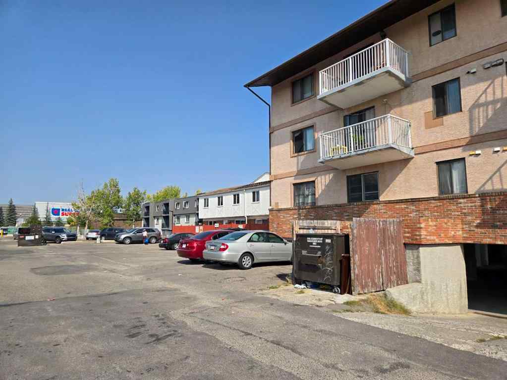 MLS® A2258812 - Unit #302 6825 Centre Street NW in Huntington Hills Calgary, Residential