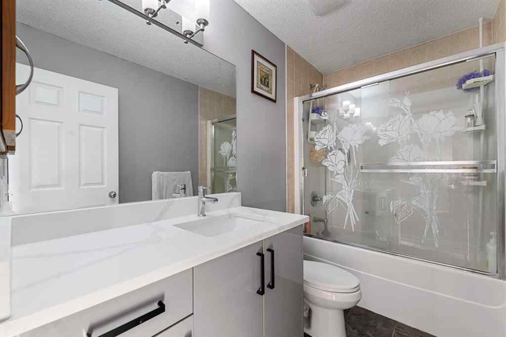 MLS® A2258818 - 17 Saddlecrest Crescent NE in Saddle Ridge Calgary, Residential