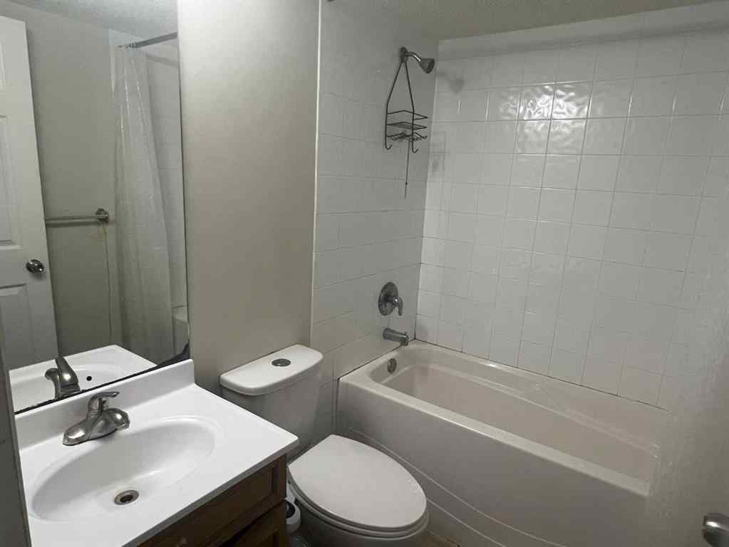 MLS® A2258818 - 17 Saddlecrest Crescent NE in Saddle Ridge Calgary, Residential