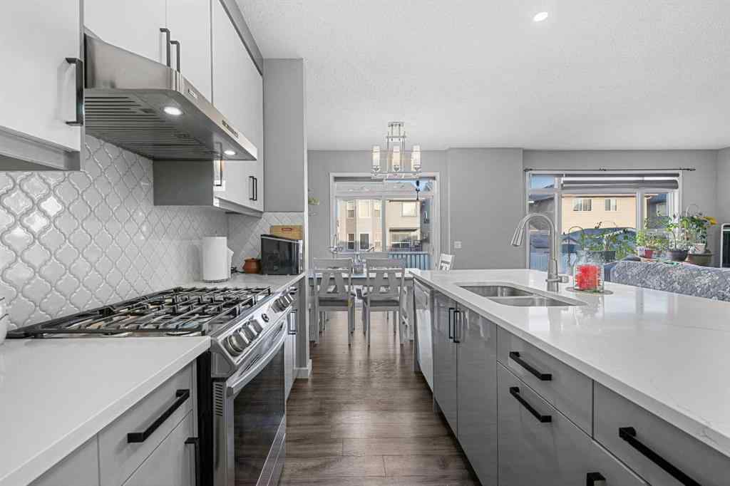 MLS® A2258818 - 17 Saddlecrest Crescent NE in Saddle Ridge Calgary, Residential