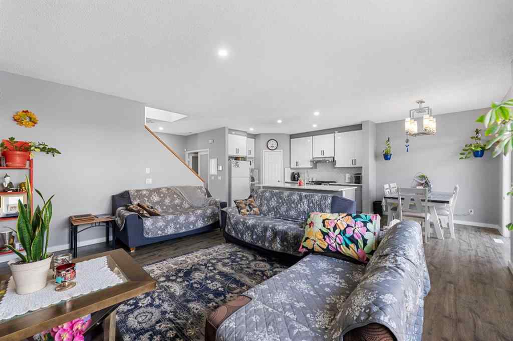 MLS® A2258818 - 17 Saddlecrest Crescent NE in Saddle Ridge Calgary, Residential