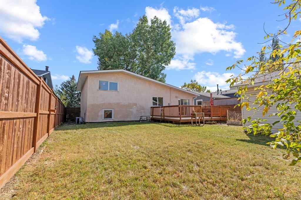 MLS® A2258825 - 212 Queen Anne Road SE in Queensland Calgary, Residential