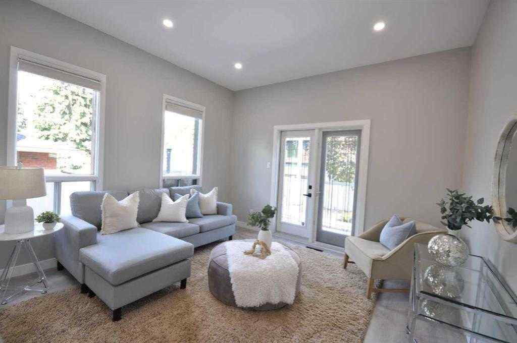 MLS® A2258828 - 3824 Brooklyn Crescent NW in Brentwood Calgary, Residential