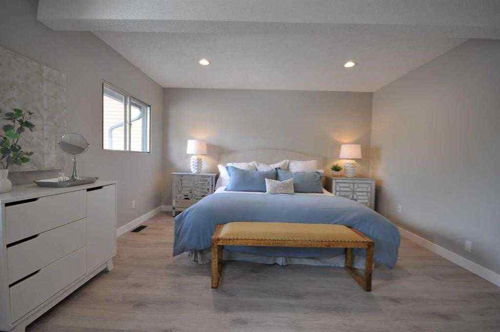 MLS® A2258828 - 3824 Brooklyn Crescent NW in Brentwood Calgary, Residential