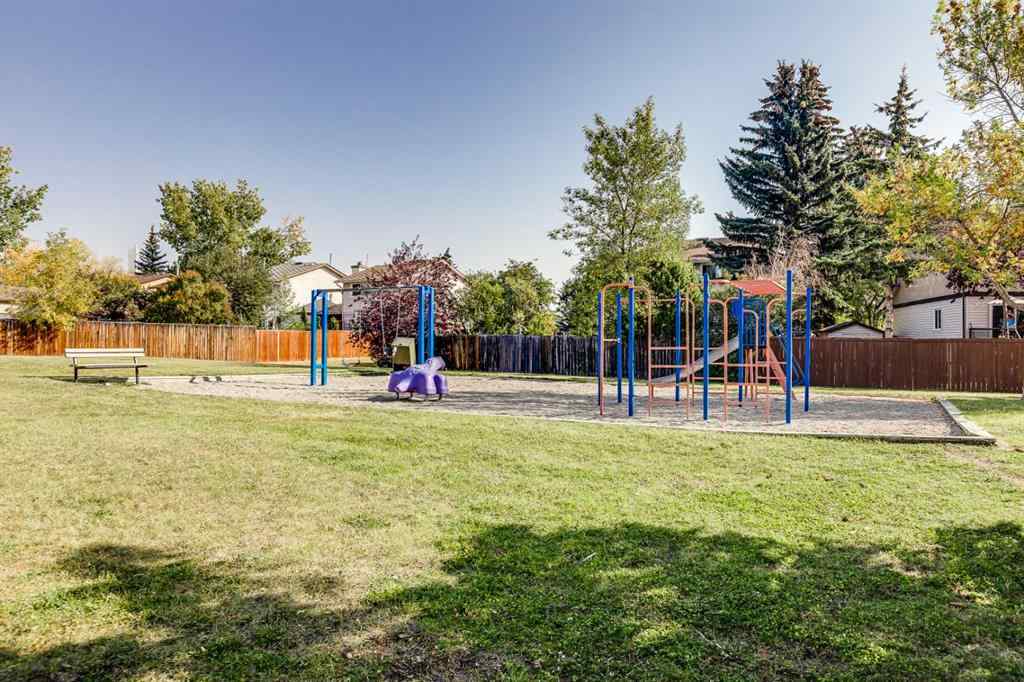 MLS® A2258834 - 251 Pineland Place NE in Pineridge Calgary, Residential