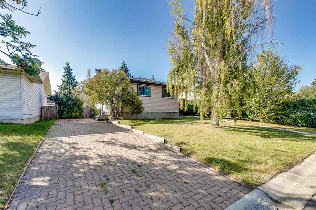 MLS® A2258834 - 251 Pineland Place NE in Pineridge Calgary, Residential