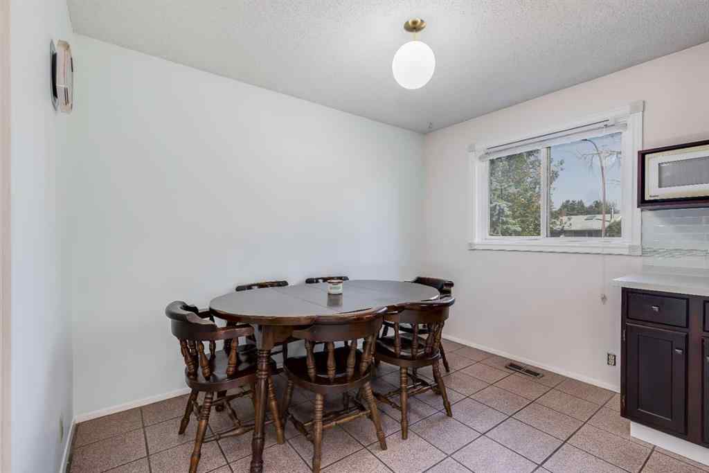 MLS® A2258834 - 251 Pineland Place NE in Pineridge Calgary, Residential
