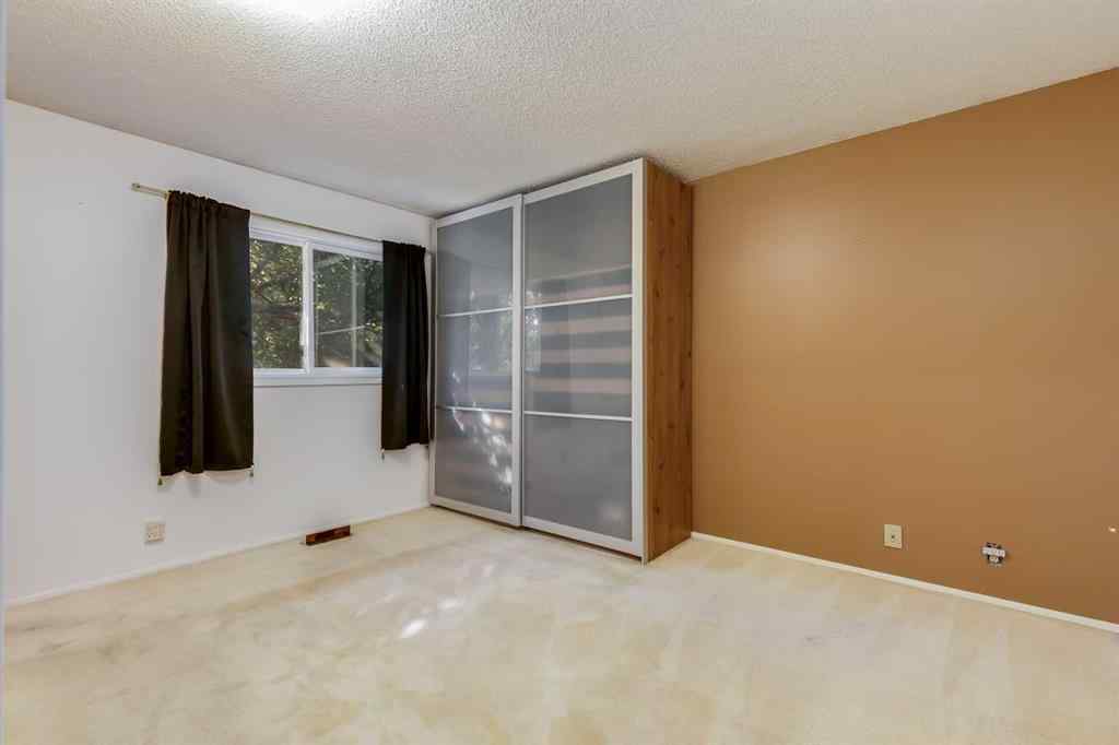 MLS® A2258834 - 251 Pineland Place NE in Pineridge Calgary, Residential