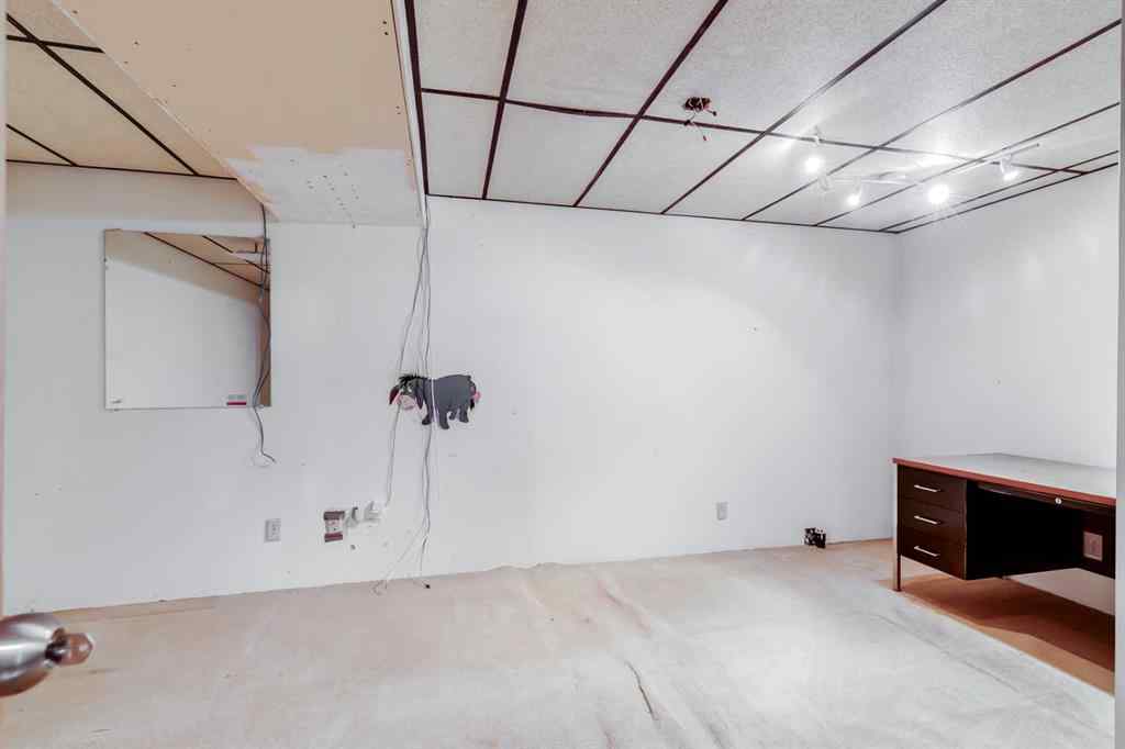 MLS® A2258834 - 251 Pineland Place NE in Pineridge Calgary, Residential