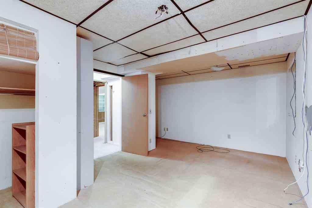 MLS® A2258834 - 251 Pineland Place NE in Pineridge Calgary, Residential