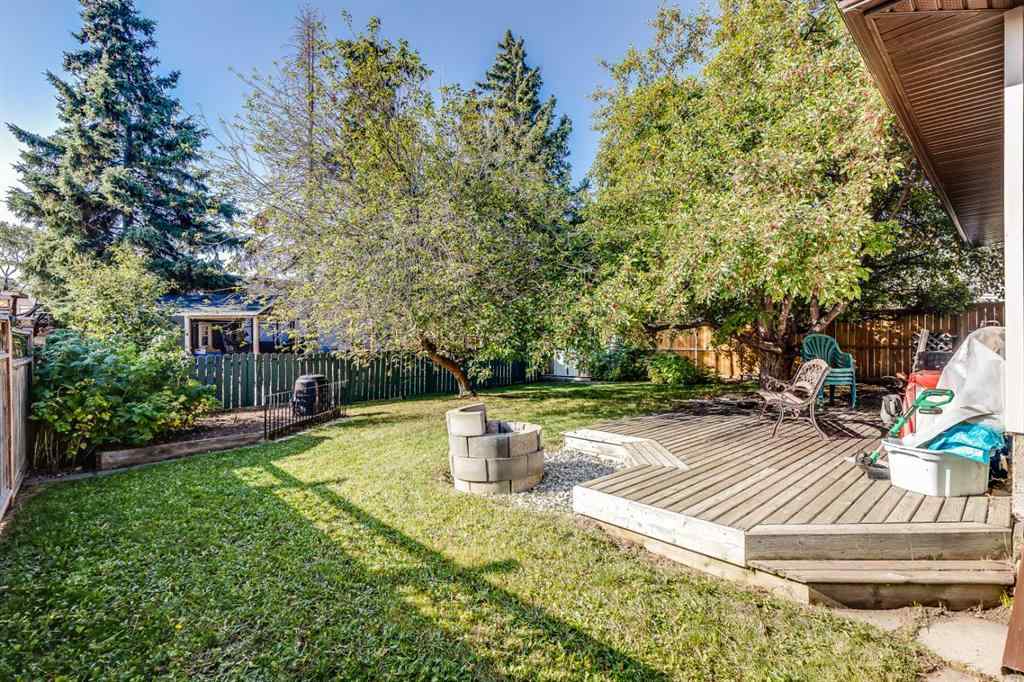 MLS® A2258834 - 251 Pineland Place NE in Pineridge Calgary, Residential