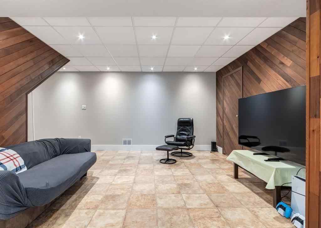 MLS® A2258861 - Unit #3 123 13 Avenue NE in Crescent Heights Calgary, Residential