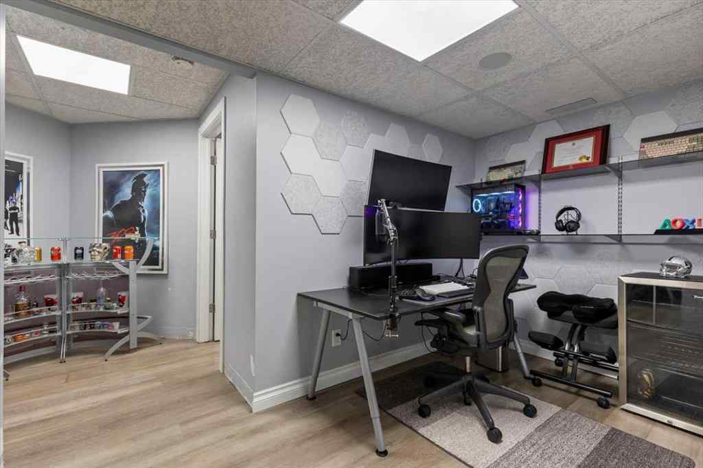 MLS® A2258869 - 10 Douglas Glen Crescent SE in Douglasdale/Glen Calgary, Residential