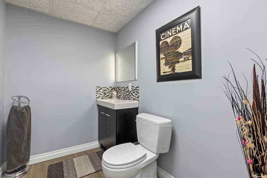 MLS® A2258869 - 10 Douglas Glen Crescent SE in Douglasdale/Glen Calgary, Residential