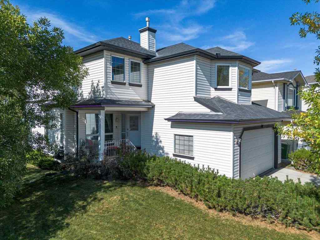 MLS® A2258869 - 10 Douglas Glen Crescent SE in Douglasdale/Glen Calgary, Residential