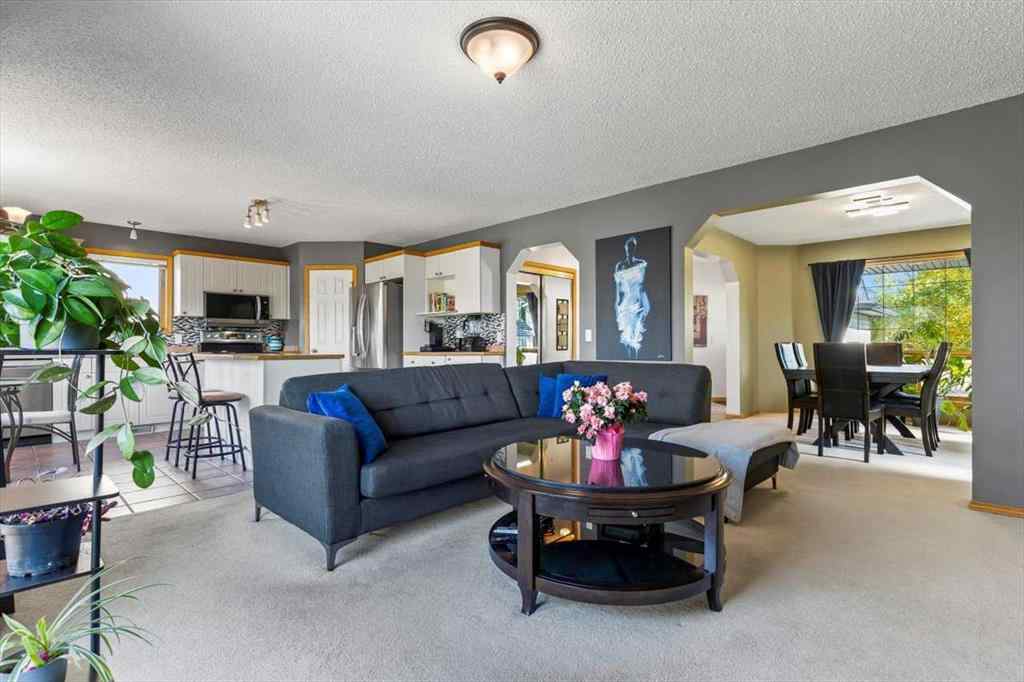 MLS® A2258869 - 10 Douglas Glen Crescent SE in Douglasdale/Glen Calgary, Residential